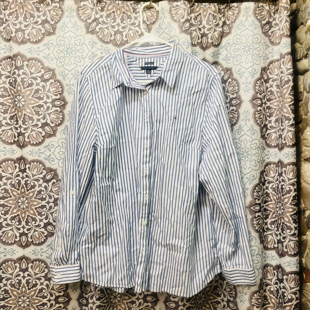 Tommy Hilfiger button up size xl